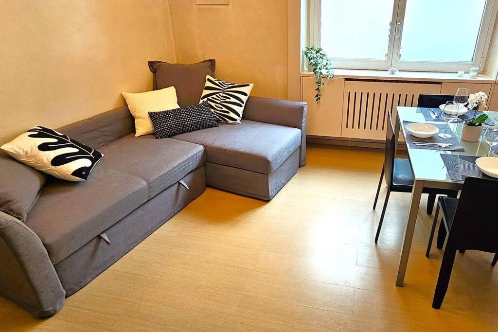 Family Comfort, Duomo 15min Walk Away, With Parking In Front * Milaan
