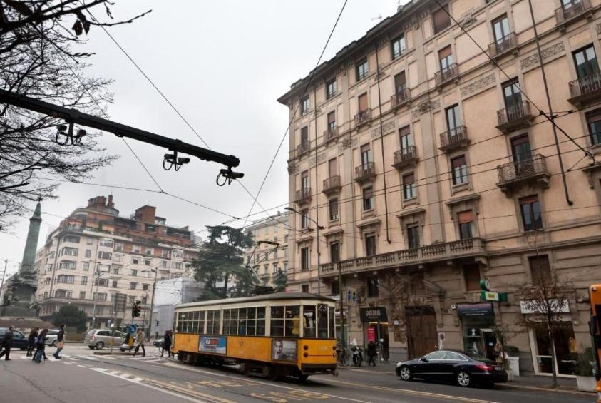 Family Comfort, Duomo 15min Walk Away, With Parking In Front Appartement *